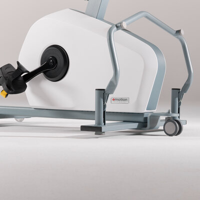 motion easy move <p>Natürlich ist diese Anwendung nicht die einzige geblieben, auch bei anderen Therapiesituationen oder bei limitierten Platzverhältnissen in Physiotherapiepraxen erweist sie sich als ausgesprochen praktisch.</p>
<p>Besonders praktisch und gut zu handhaben wird die Option natürlich durch die Tatsache, dass unsere Geräte von Hause aus netzunabhängig sind! Keine Kabel, keine Steckdosen, auf die Sie Rücksicht nehmen müssen und daher volle Flexibilität!</p>